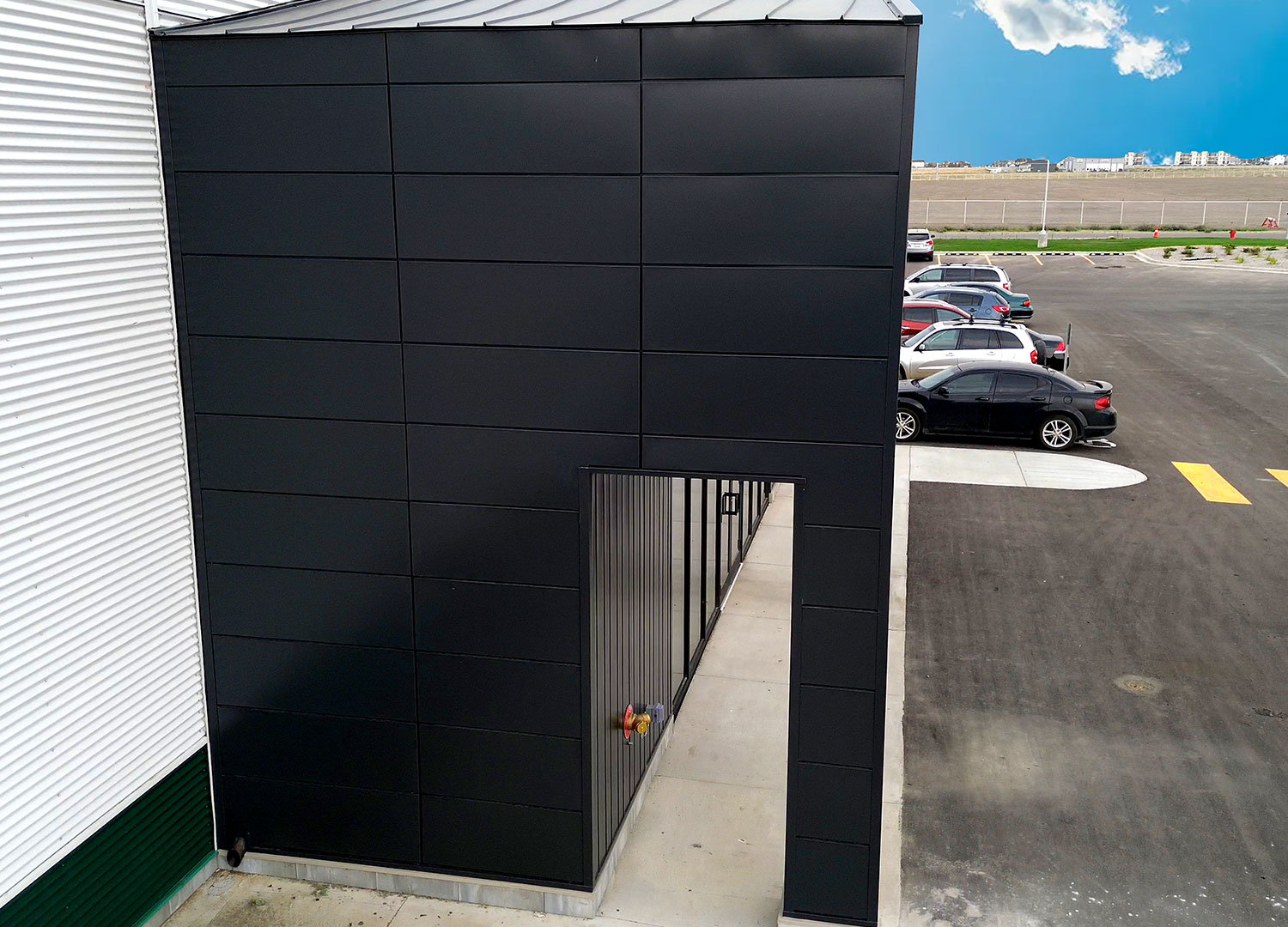 Commercial Building with Expand Modular Panels in Carbon.