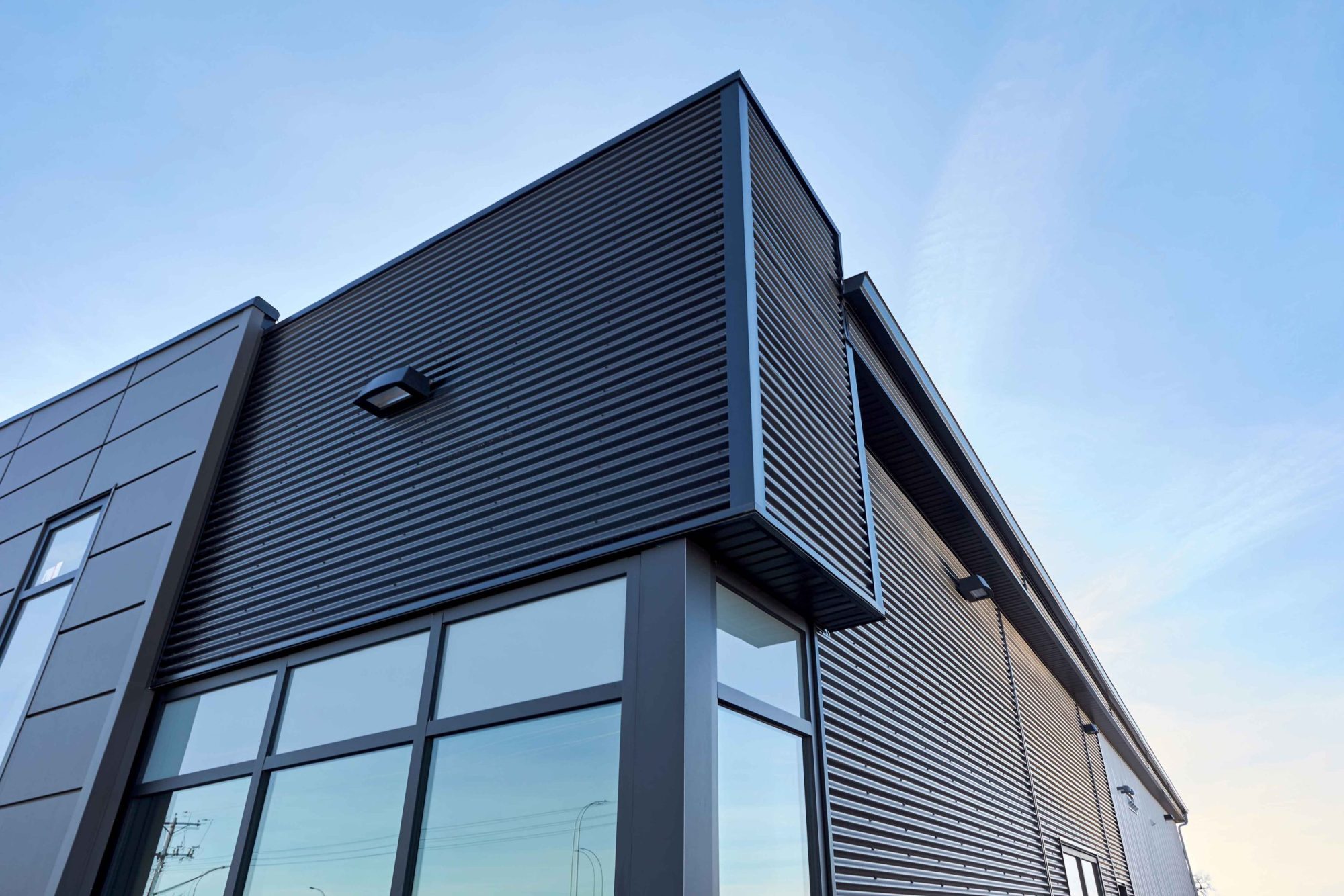 7/8" Corrugated in Carbon