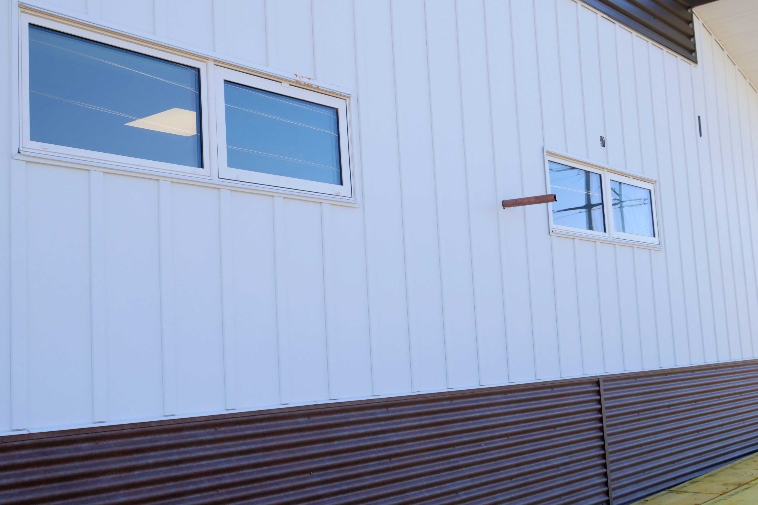 Board & Batten in Arctic White and 7/8