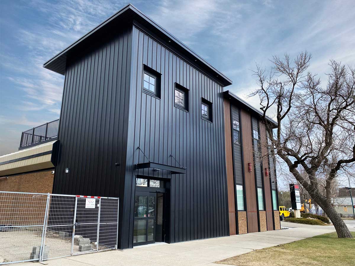 FormaLoc in Black and Forma Plank in Weathering Steel