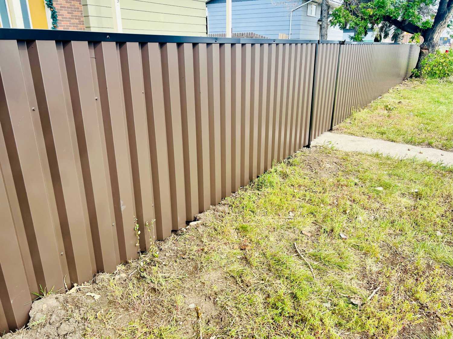 Box Rib Fence in Tan