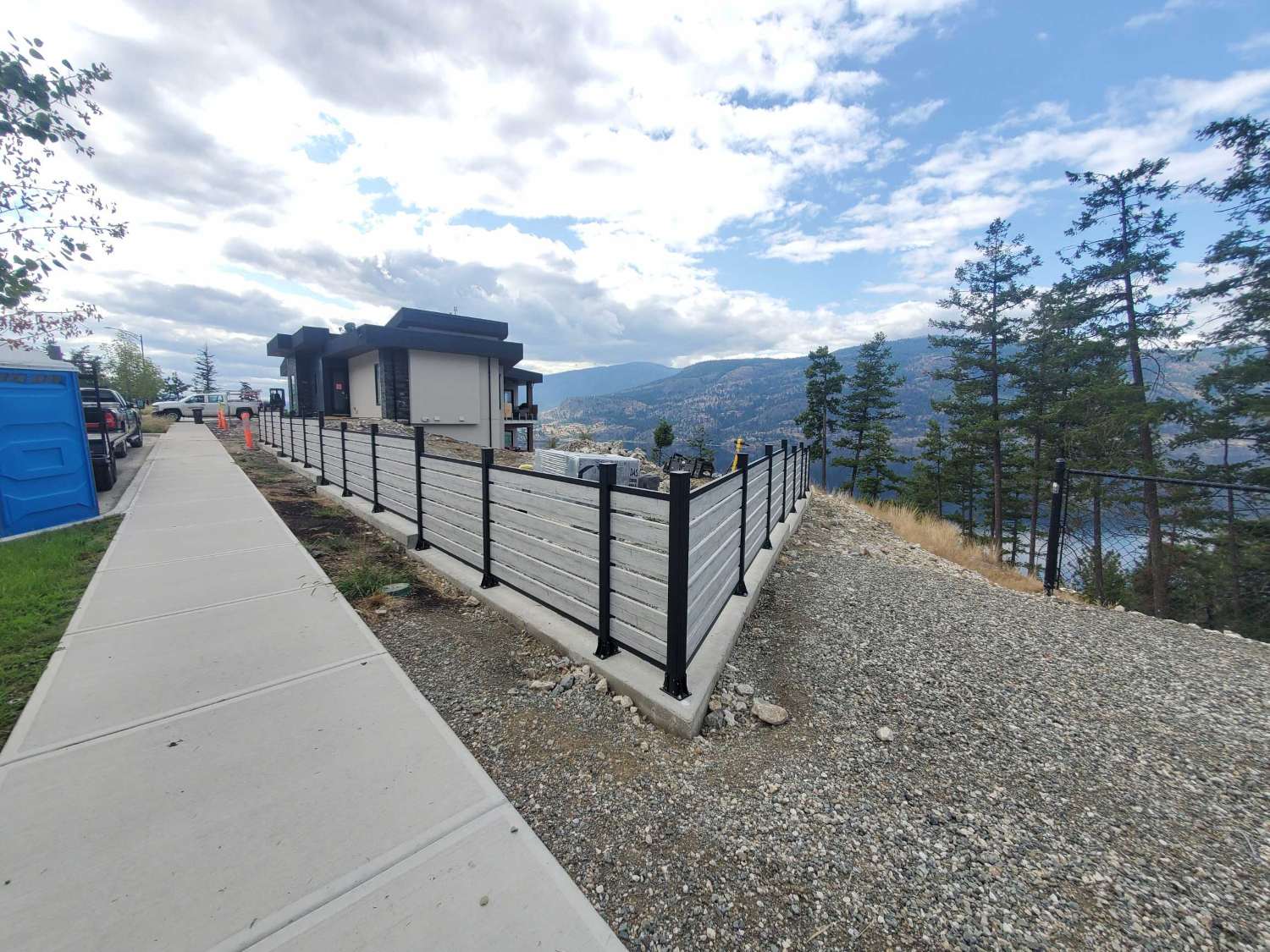 Picket Fence in Concrete